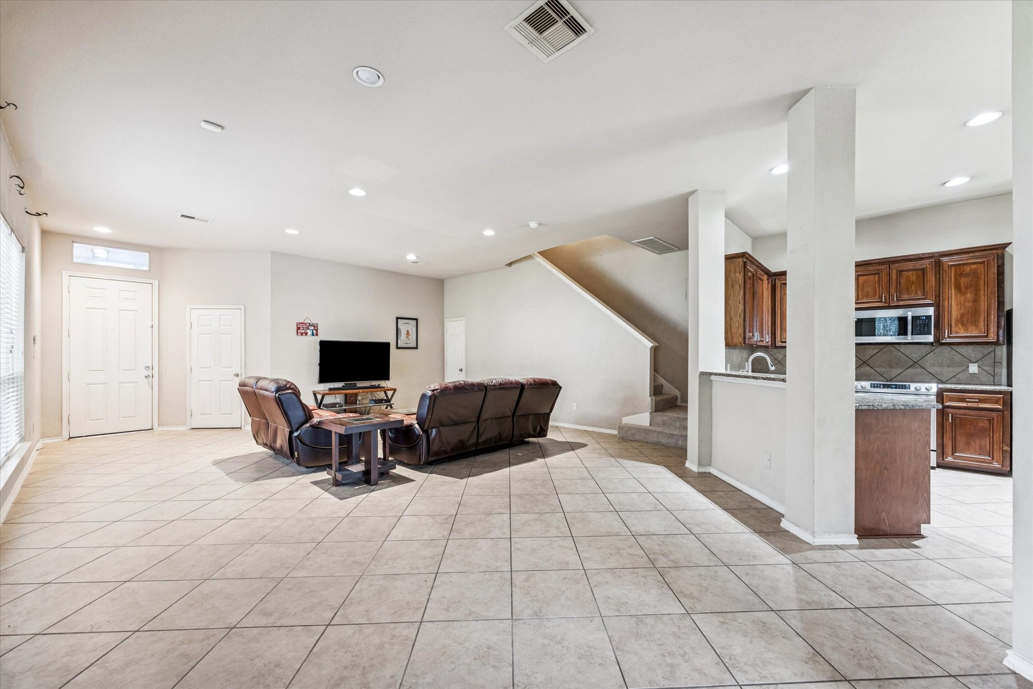 14906 Tuttle Point Drive Houston, TX 77082 - Photo 7 of 30