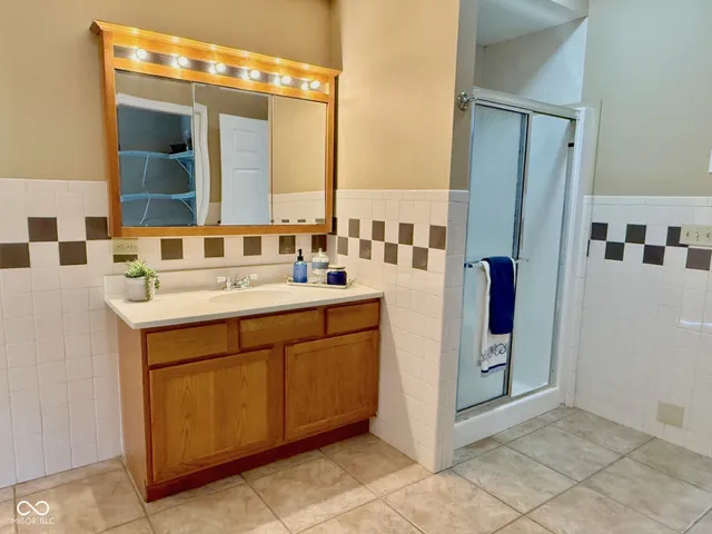 $879,000 | 1085 East North Shore Drive, Brownstown, IN 47220