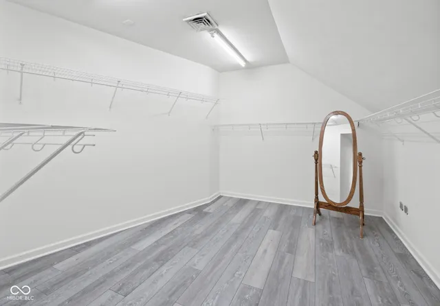 $879,000 | 1085 East North Shore Drive, Brownstown, IN 47220