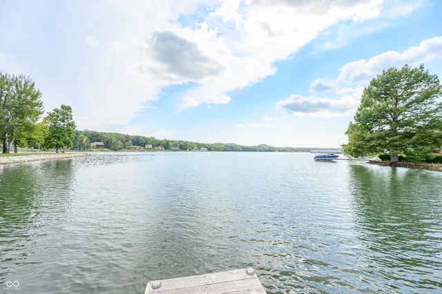 $879,000 | 1085 East North Shore Drive, Brownstown, IN 47220