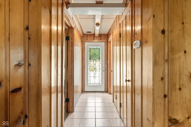 $879,000 | 1085 East North Shore Drive, Brownstown, IN 47220