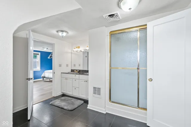 $879,000 | 1085 East North Shore Drive, Brownstown, IN 47220