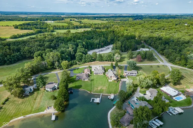 $879,000 | 1085 East North Shore Drive, Brownstown, IN 47220