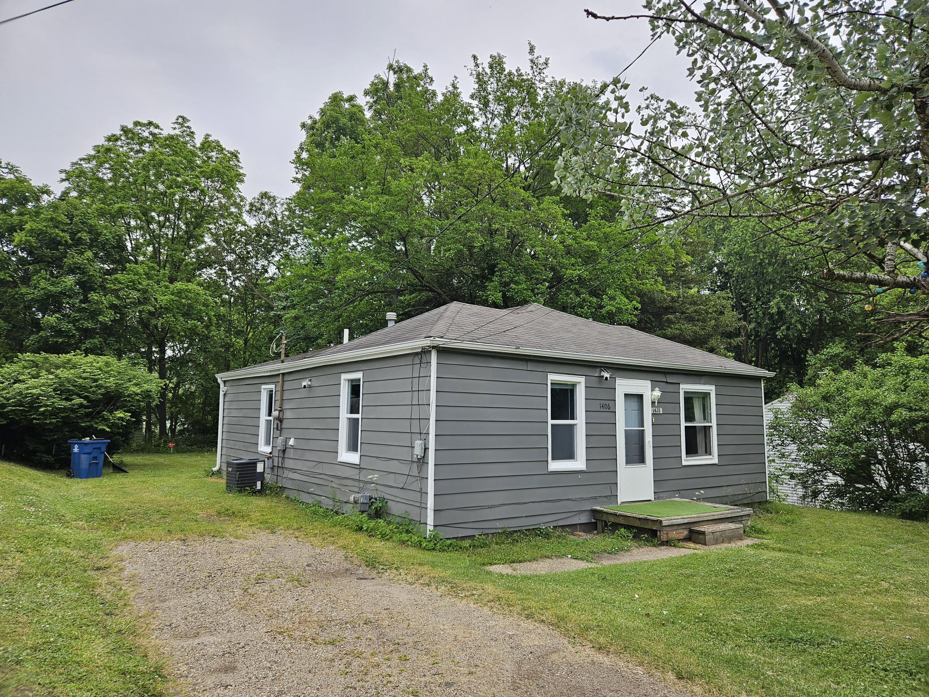 1406 Bixby Road Kalamazoo, MI 49048 - Photo 2 of 19 20250613_152623
