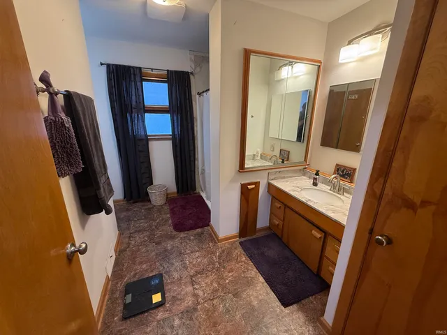 $199,000 | 615 North 5th Street, Vincennes, IN 47591