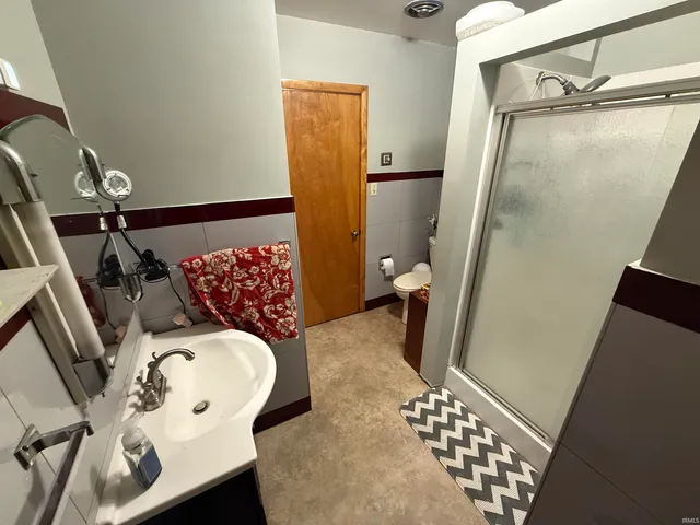 $199,000 | 615 North 5th Street, Vincennes, IN 47591