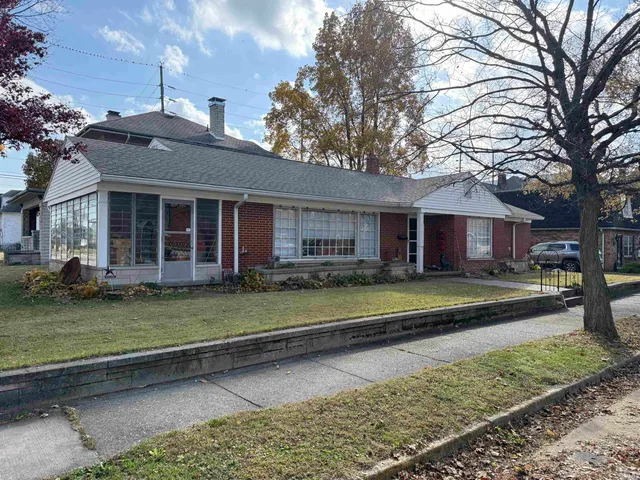 $199,000 | 615 North 5th Street, Vincennes, IN 47591