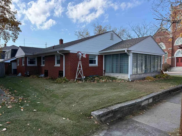 $199,000 | 615 North 5th Street, Vincennes, IN 47591