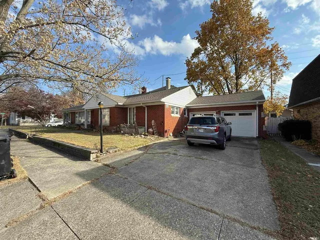 $199,000 | 615 North 5th Street, Vincennes, IN 47591