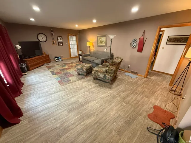 $199,000 | 615 North 5th Street, Vincennes, IN 47591