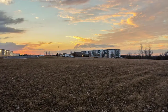 $499,900 | 1400 18th Avenue Northwest, Austin, MN 55912