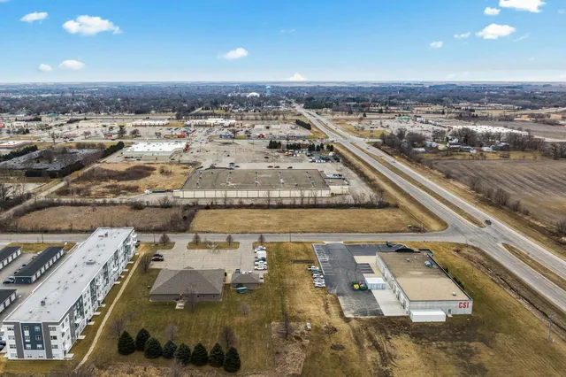 $499,900 | 1400 18th Avenue Northwest, Austin, MN 55912