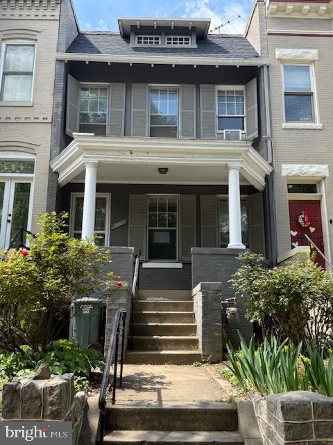 331 5th Street Southeast Washington, DC 20003 - Photo 27 of 27 a front view of a house with garden