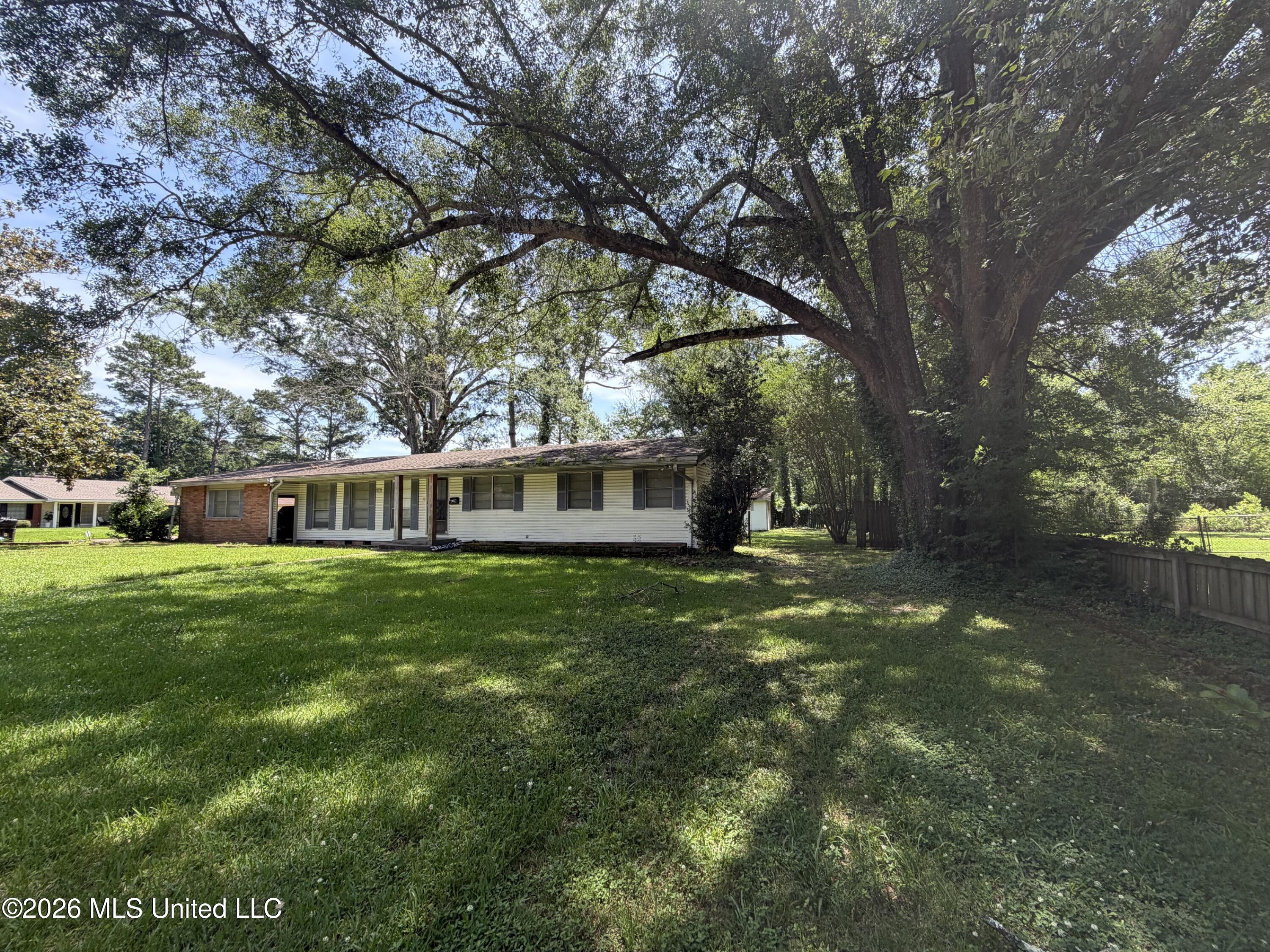 5877 Kinder Drive Jackson, MS 39211 - Photo 4 of 16 IMG_0682