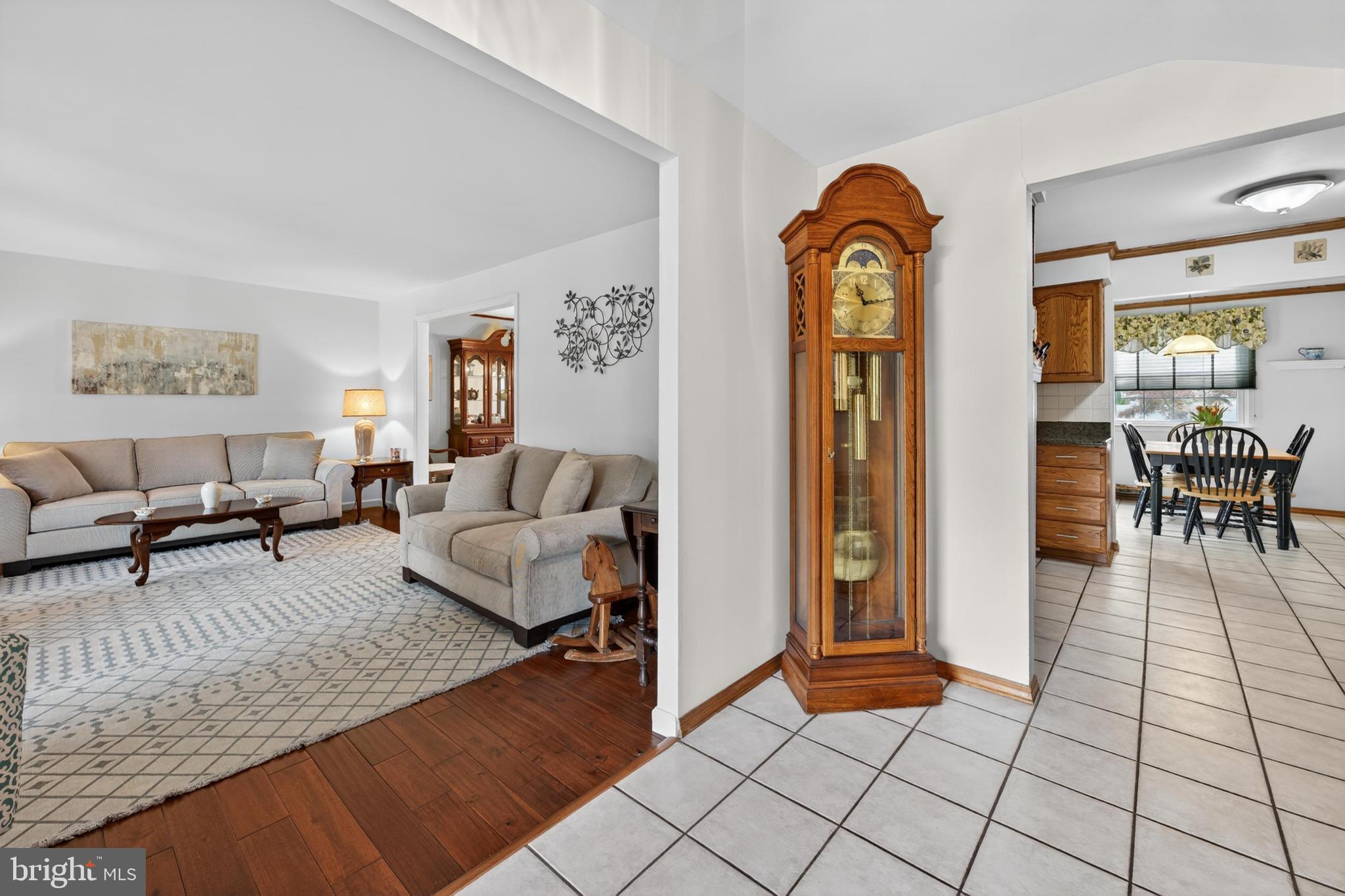 114 Windmoor Road Delran, NJ 08075 - Photo 4 of 34