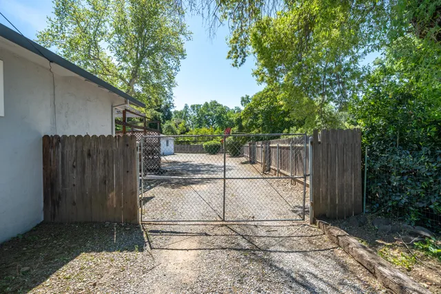 $420,000 | 77 Wilshire Drive, Redding, CA 96002