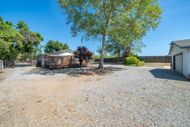 $420,000 | 77 Wilshire Drive, Redding, CA 96002