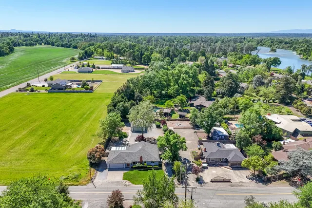 $420,000 | 77 Wilshire Drive, Redding, CA 96002