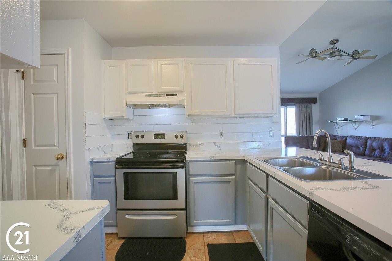 30653 Hidden Pines Lane Roseville, MI 48066 - Photo 8 of 22