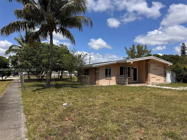 $2,900 | 17150 Northeast 4th Place, North Miami Beach, FL 33162
