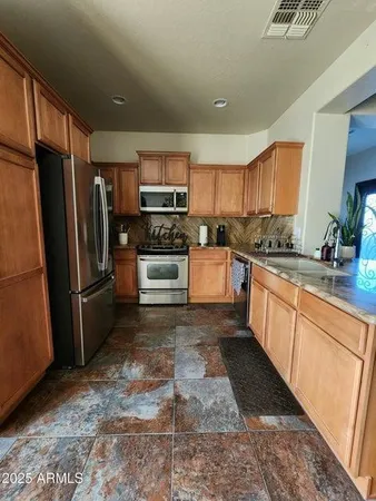 $2,200 | 26545 North Babbling Brook Drive, Phoenix, AZ 85083