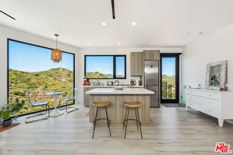 $3,200,000 | 33433 Decker School Road, Malibu, CA 90265