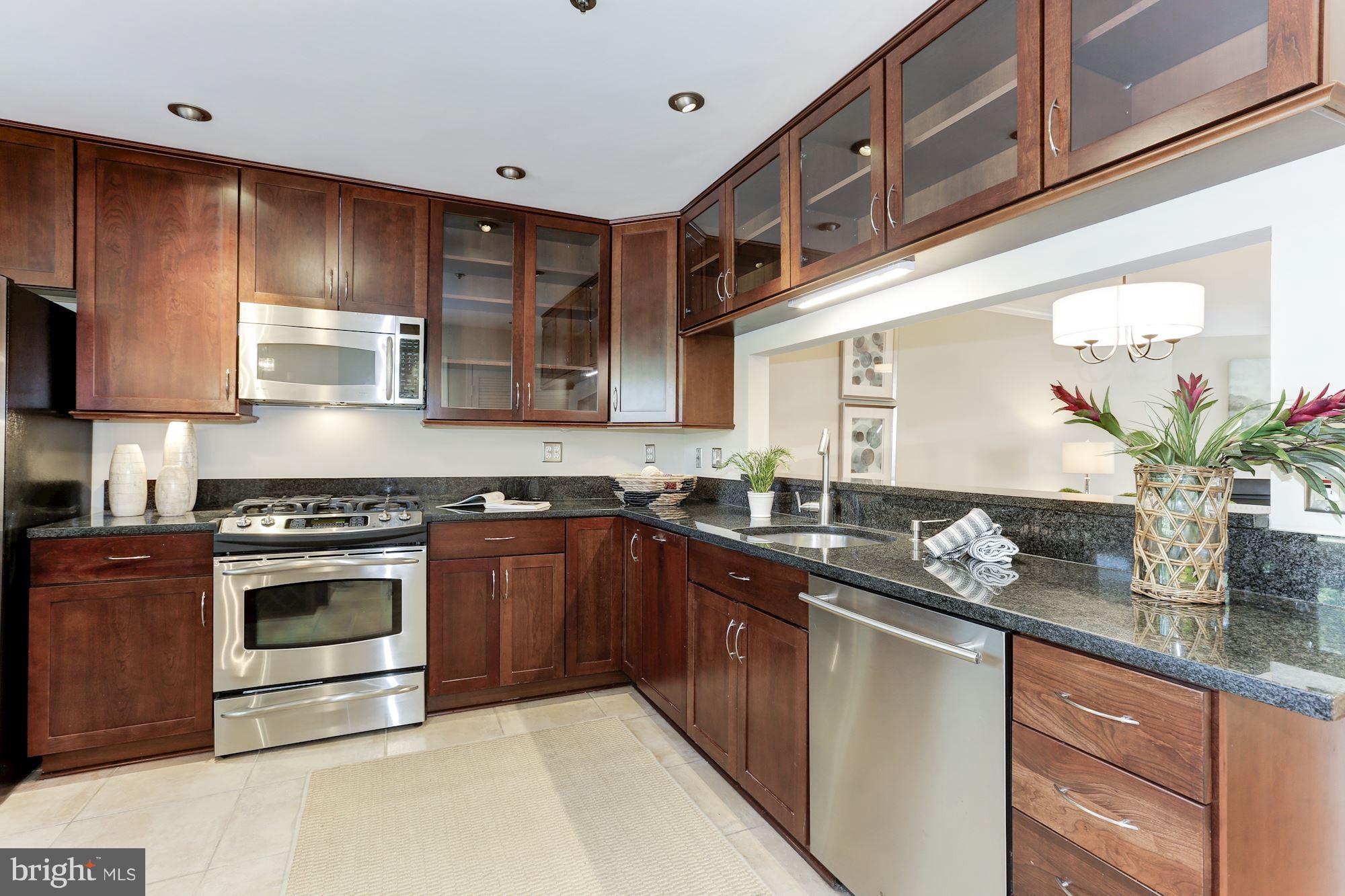 3060 South Glebe Road Arlington, VA 22206 - Photo 2 of 30 Kitchen