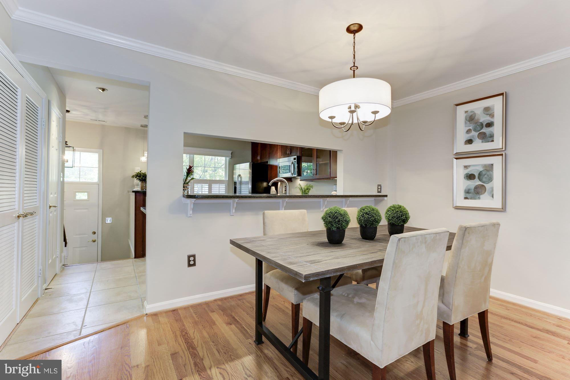 3060 South Glebe Road Arlington, VA 22206 - Photo 3 of 30 Dining Room