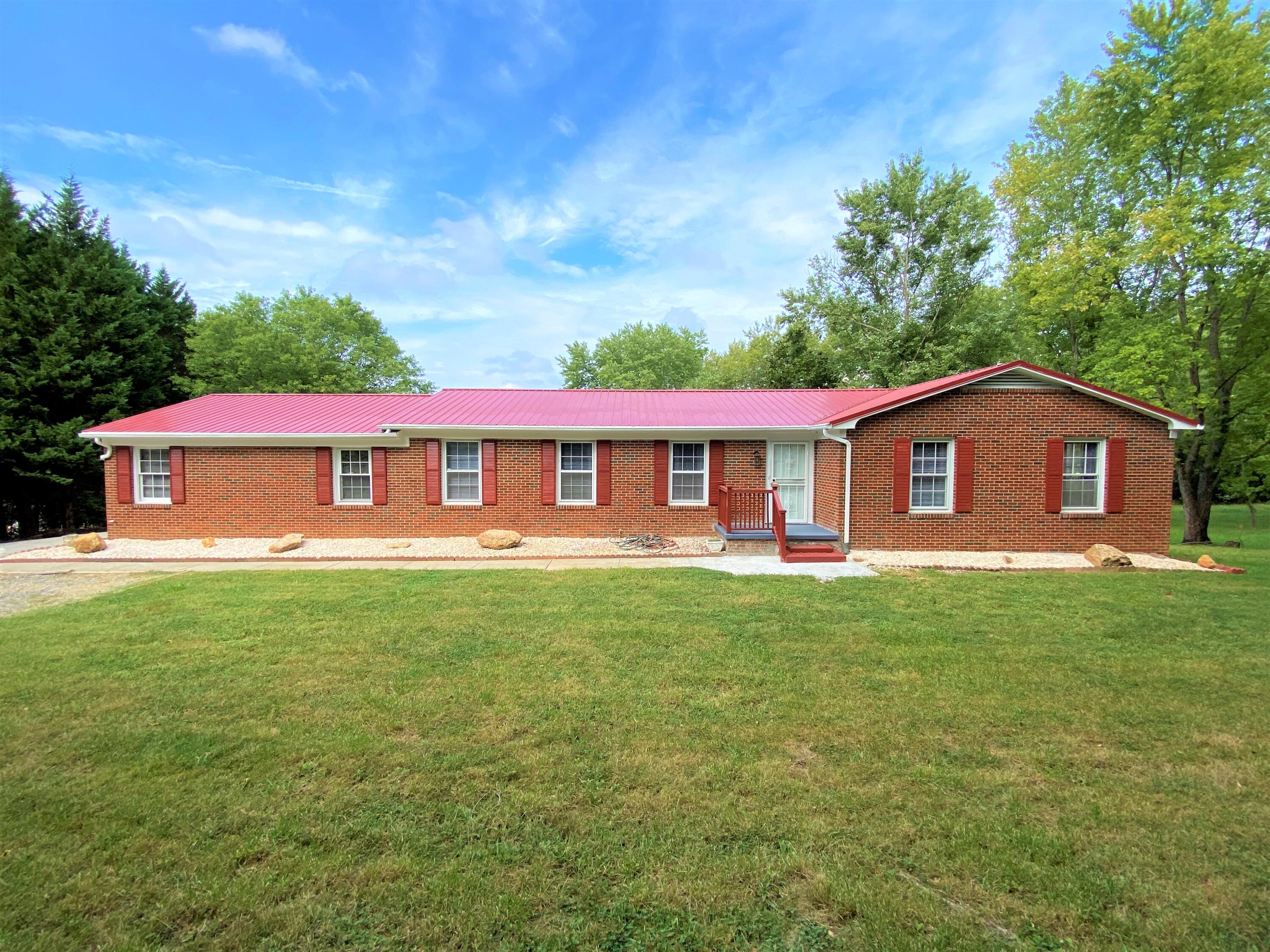 1520 Reynolds Road Southeast Roanoke, VA 24014 - Photo 1 of 28 1