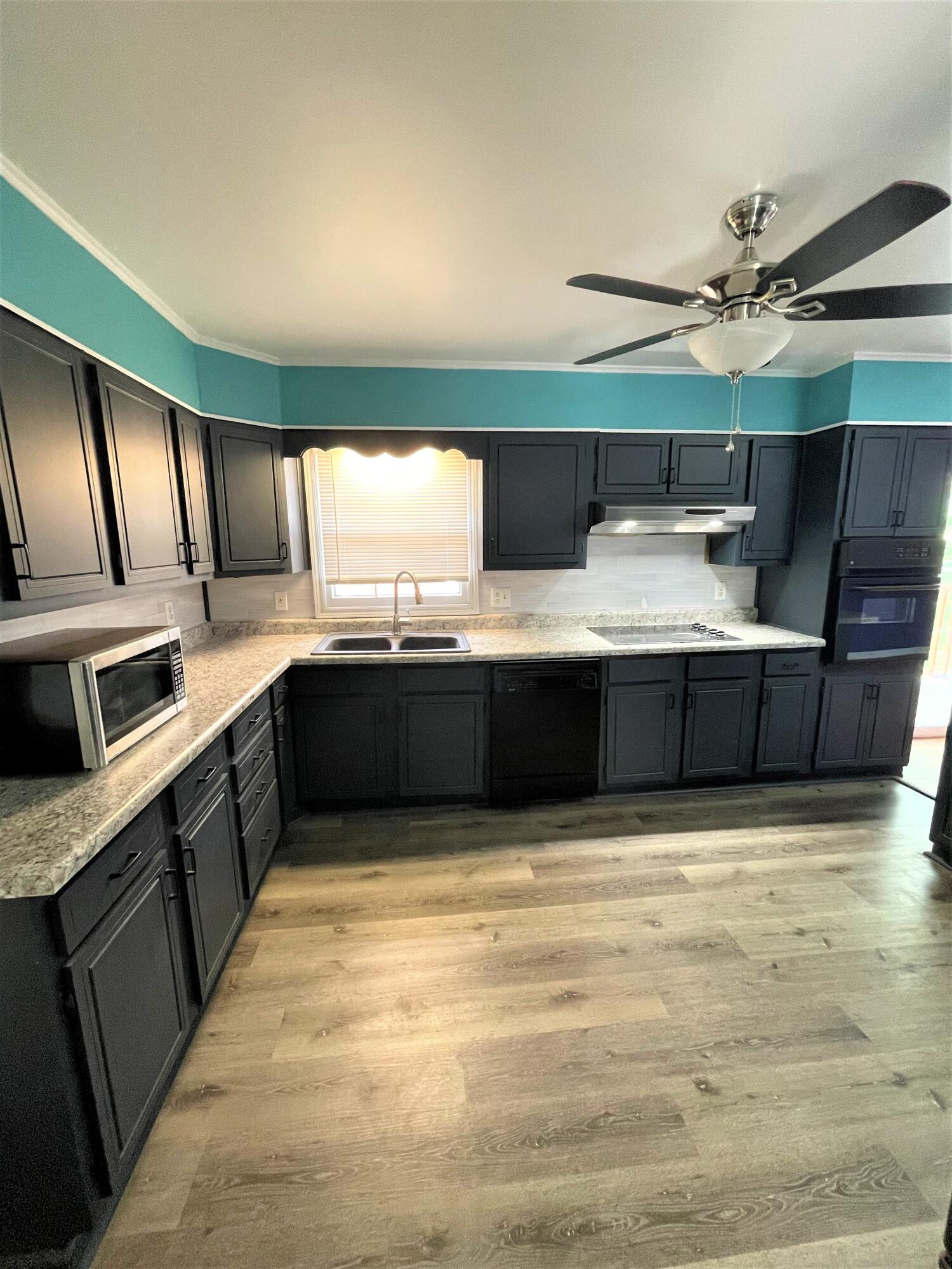 1520 Reynolds Road Southeast Roanoke, VA 24014 - Photo 11 of 28 15
