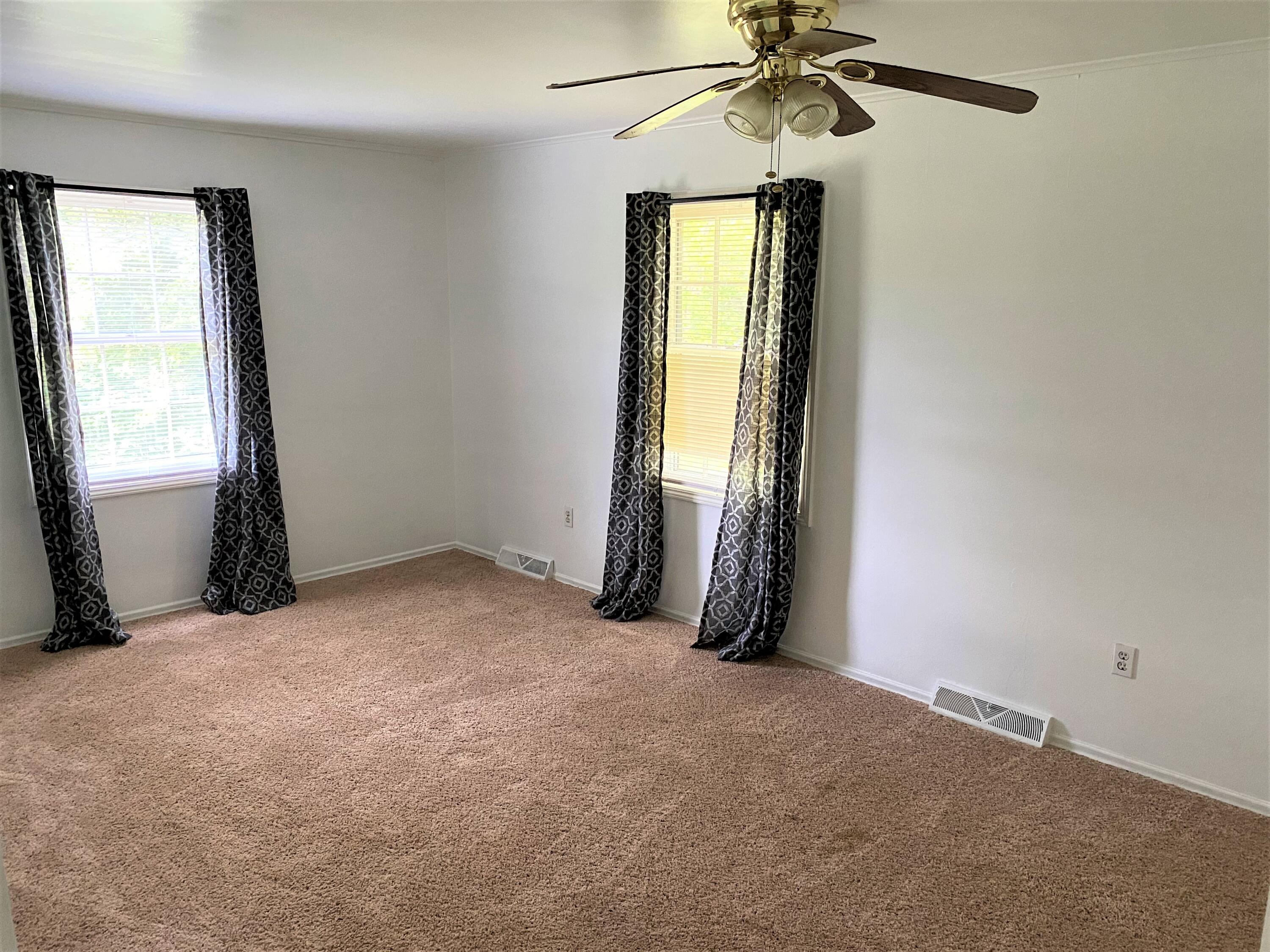 1520 Reynolds Road Southeast Roanoke, VA 24014 - Photo 21 of 28 12