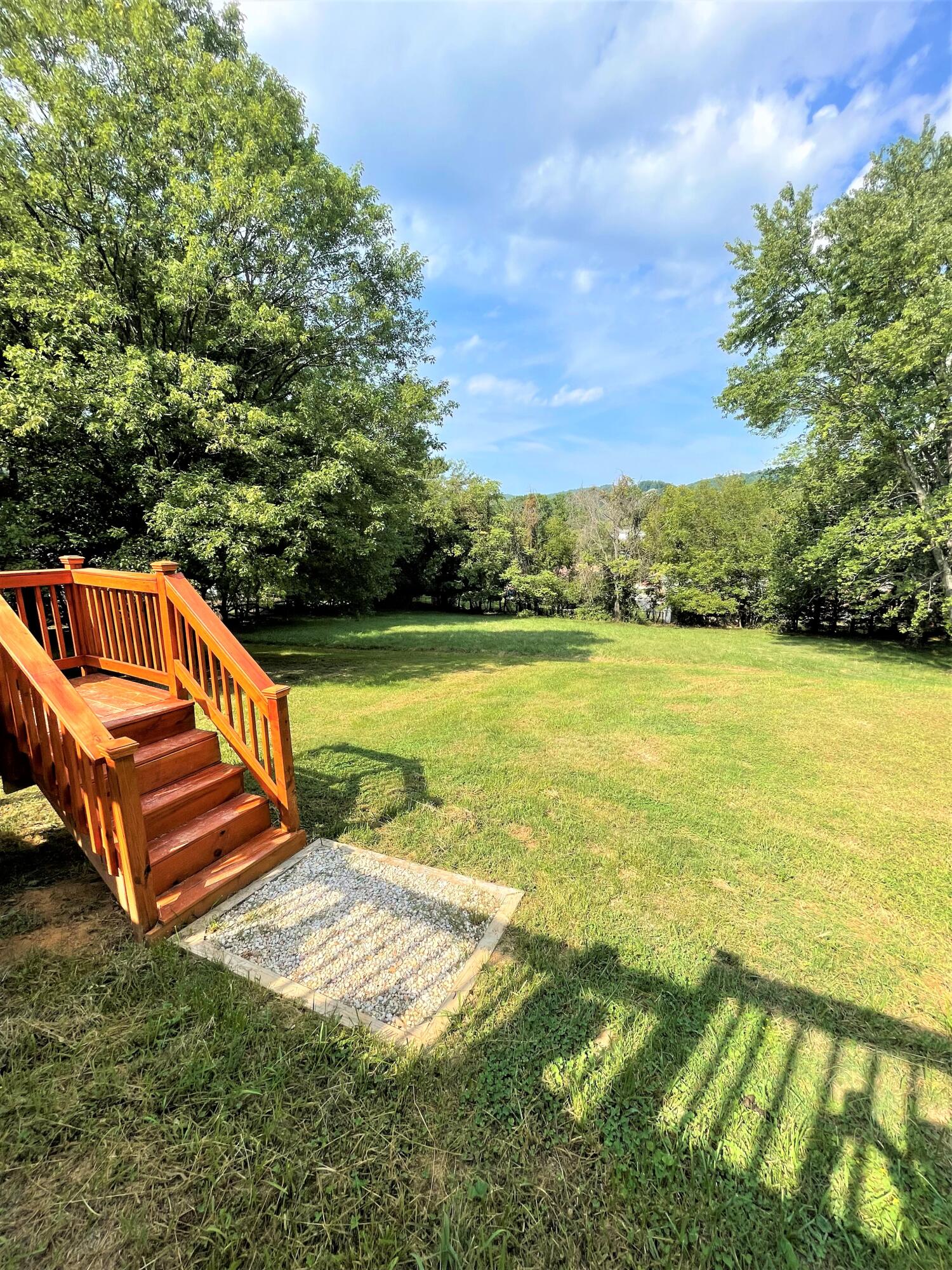 1520 Reynolds Road Southeast Roanoke, VA 24014 - Photo 7 of 28 19
