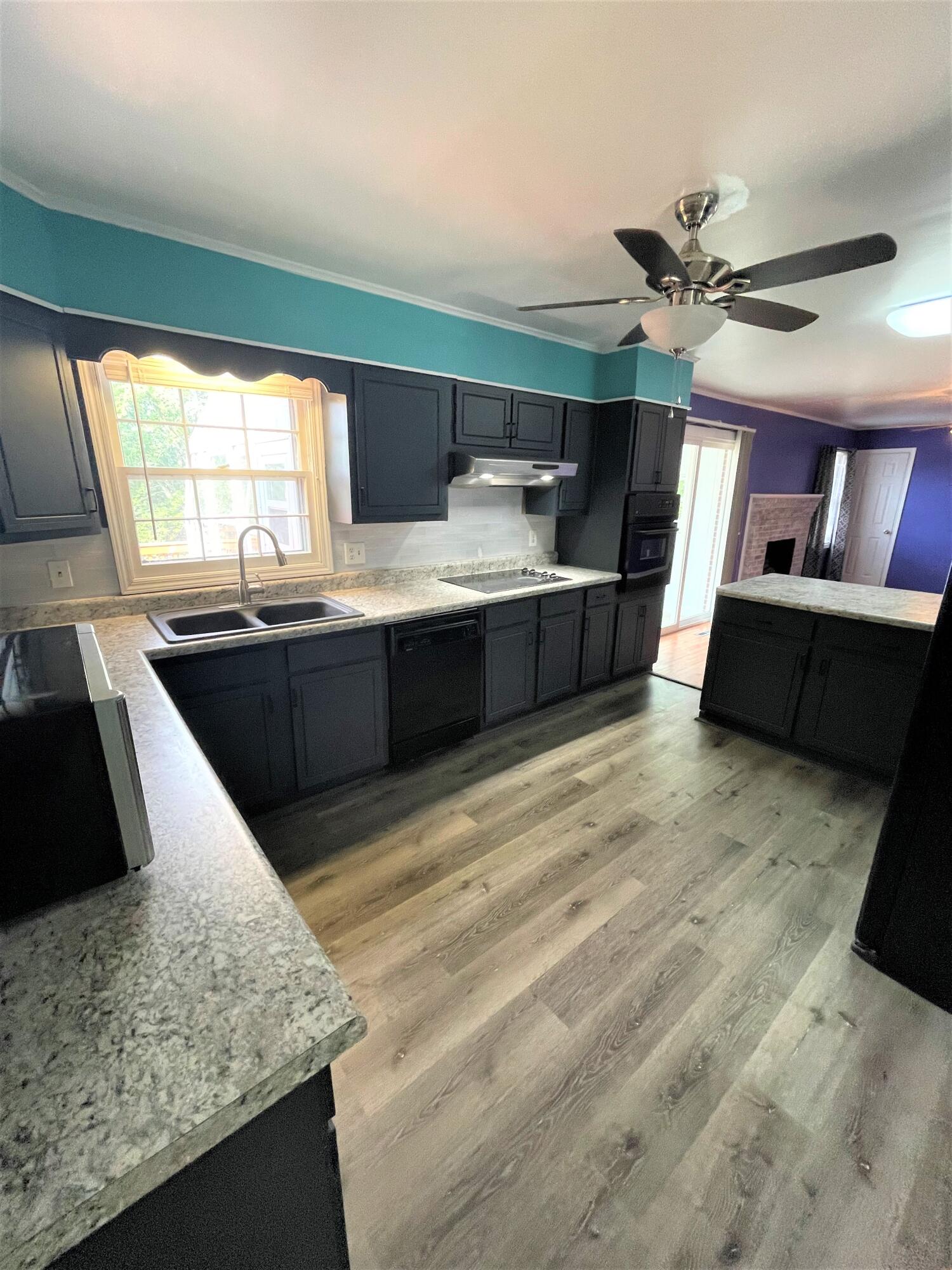 1520 Reynolds Road Southeast Roanoke, VA 24014 - Photo 10 of 28 14