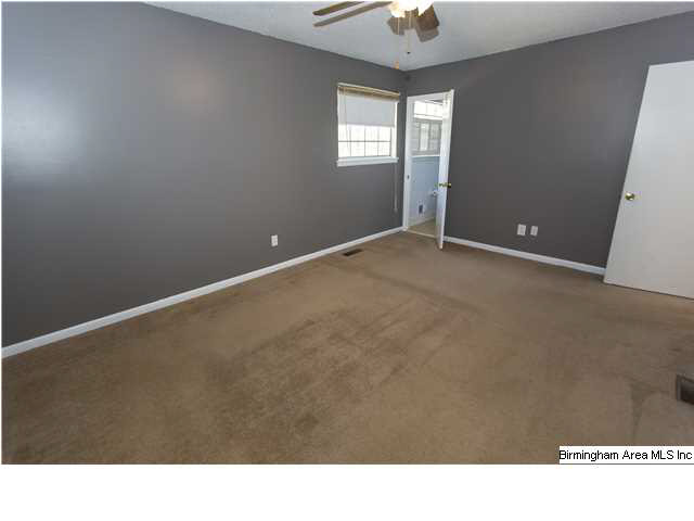 556 Overhill Road Pelham, AL 35124 - Photo 15 of 31
