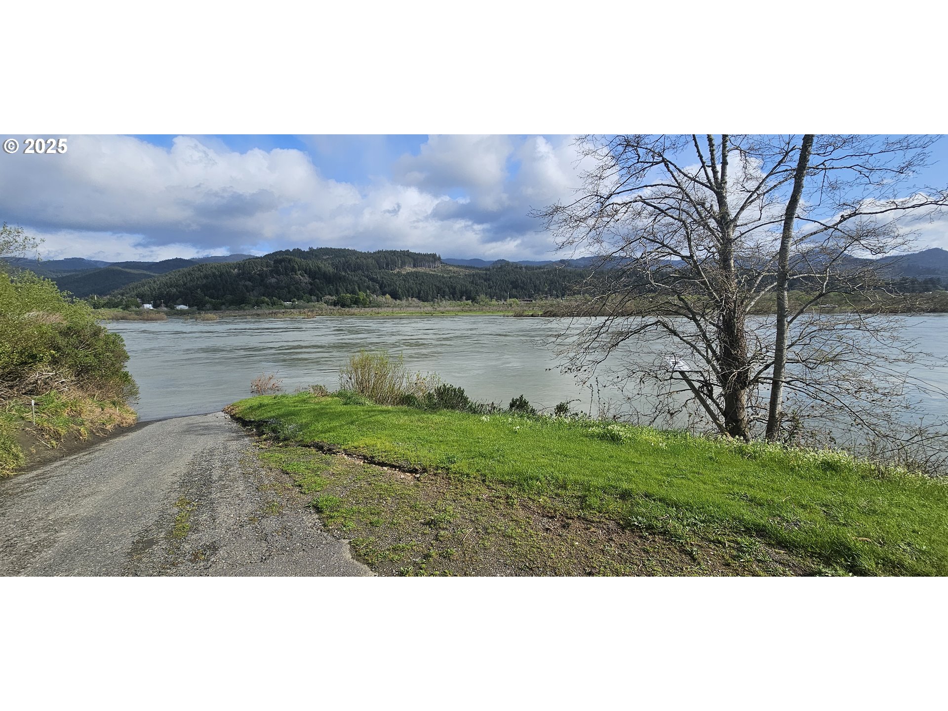 95660 North Bank Rogue River Road Gold Beach, OR 97444 - Photo 37 of 45 Gallery Image 37