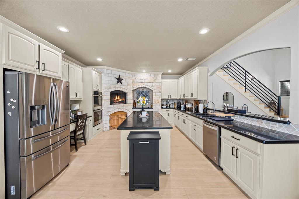 3175 Collins Road Burleson, TX 76028 - Photo 11 of 40