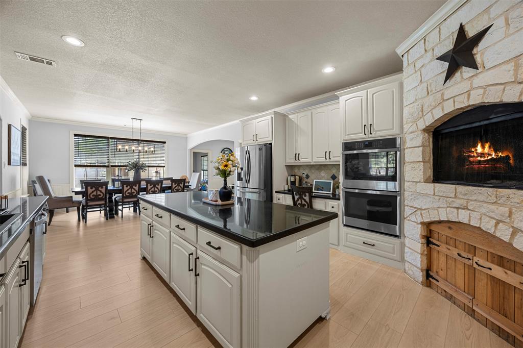 3175 Collins Road Burleson, TX 76028 - Photo 14 of 40