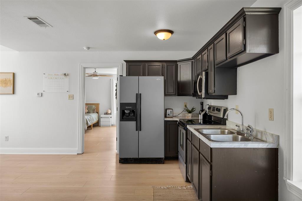 3175 Collins Road Burleson, TX 76028 - Photo 38 of 40