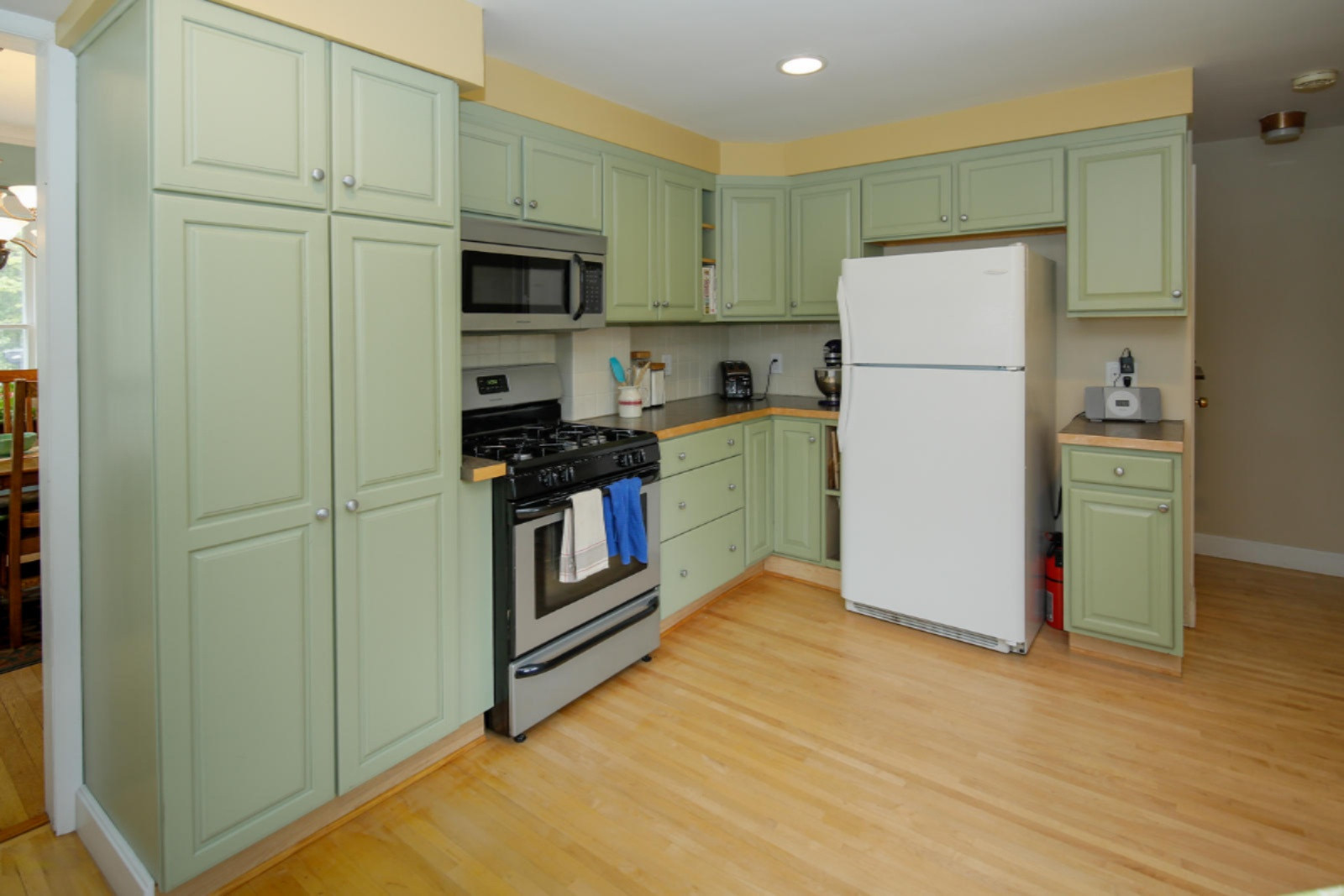 916 Short Road Kalamazoo, MI 49008 - Photo 11 of 26 916 Short Rd-111