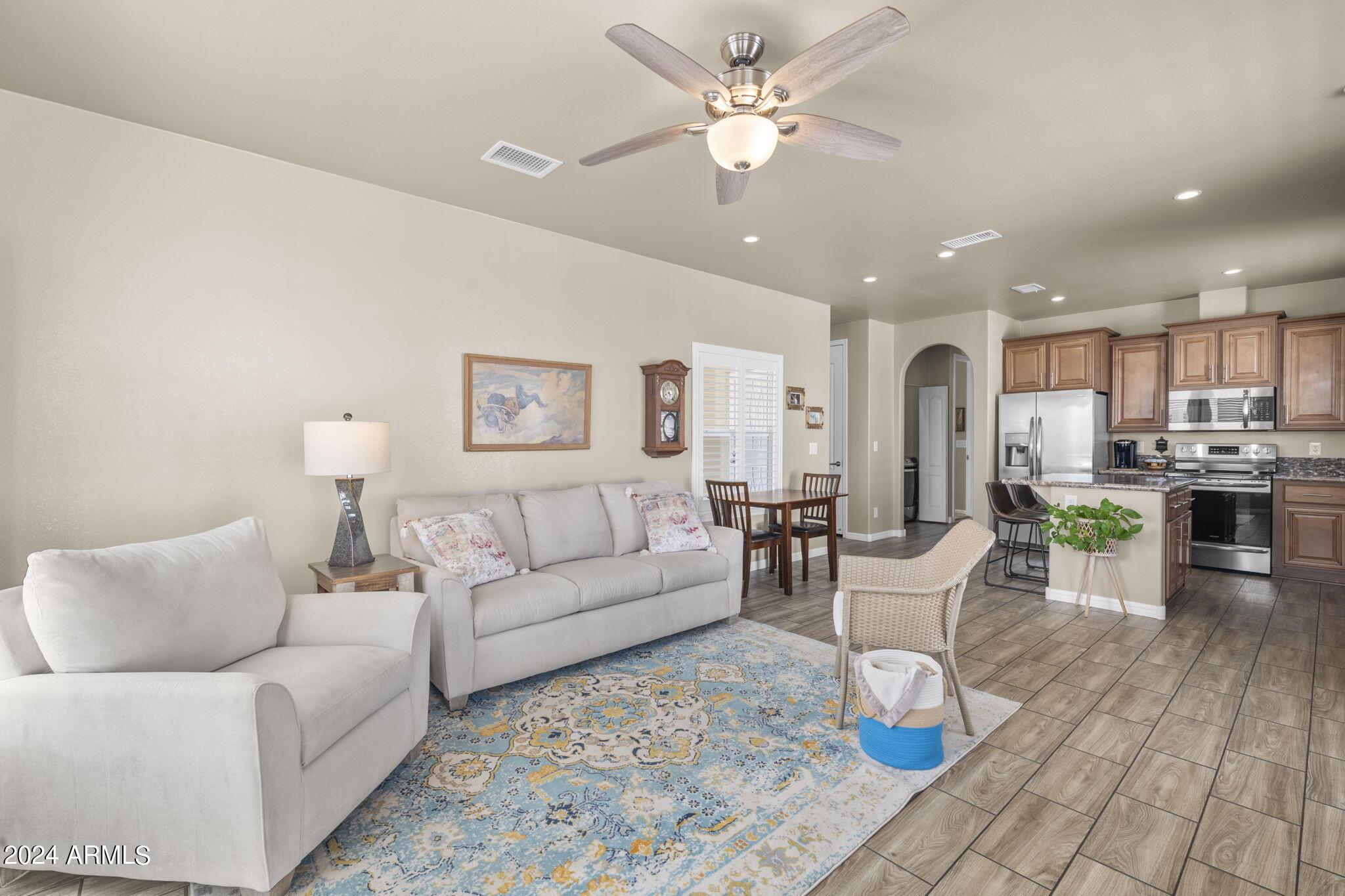650 North Hawes Road, Unit 3522 Mesa, AZ 85207 - Photo 5 of 18 Living Room