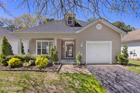 $429,000 | 18 Amberwinds Court, Lakewood, NJ 08701