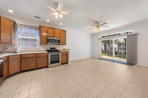$429,000 | 18 Amberwinds Court, Lakewood, NJ 08701