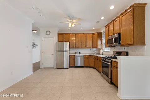 $429,000 | 18 Amberwinds Court, Lakewood, NJ 08701