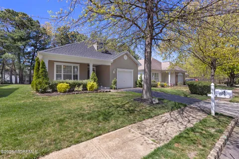 $429,000 | 18 Amberwinds Court, Lakewood, NJ 08701