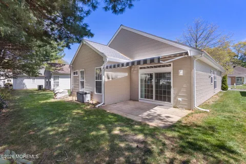 $429,000 | 18 Amberwinds Court, Lakewood, NJ 08701