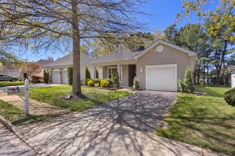 $429,000 | 18 Amberwinds Court, Lakewood, NJ 08701