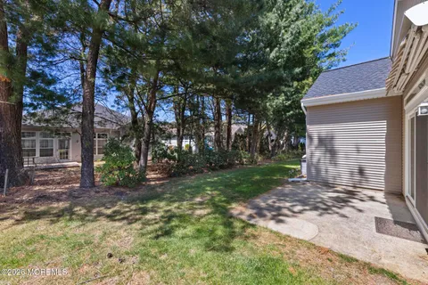 $429,000 | 18 Amberwinds Court, Lakewood, NJ 08701