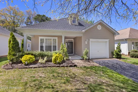 $429,000 | 18 Amberwinds Court, Lakewood, NJ 08701