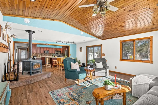 $539,900 | 5756 Maple Grove Road, Duluth, MN 55810