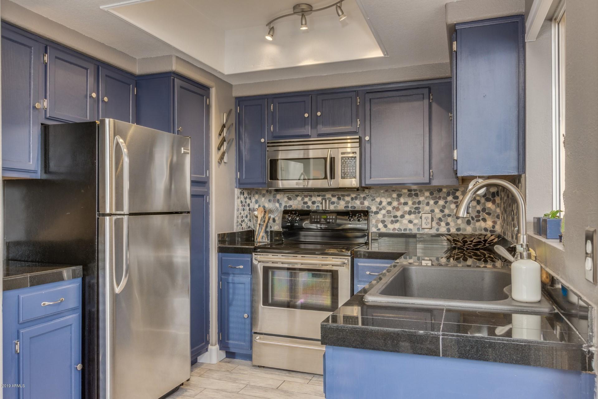 1825 West Ray Road, Unit 2001 Chandler, AZ 85224 - Photo 1 of 44 Modern Kitchen